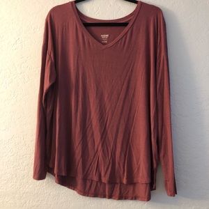 Mossimo Supply Co. | long sleeve v-neck tee size L